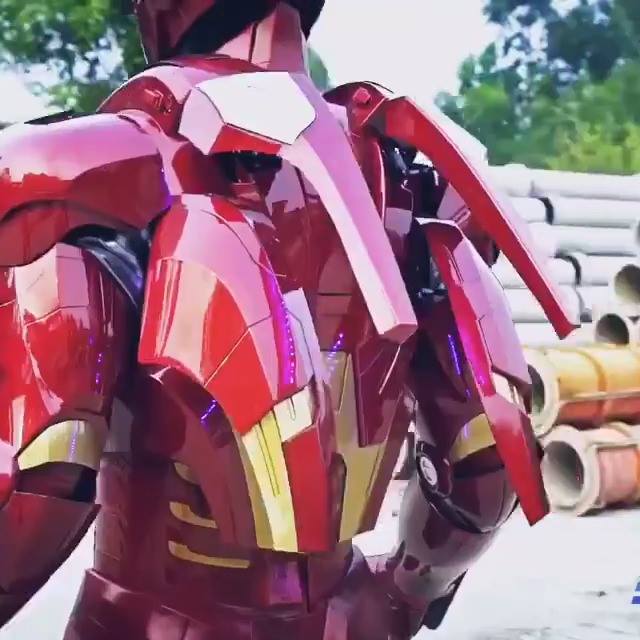 Siêu ấn tượng với bộ giáp Iron Man phiên bản đời thật