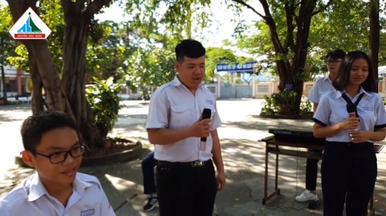 16.Trường THPT Nguyễn Hữu Huân