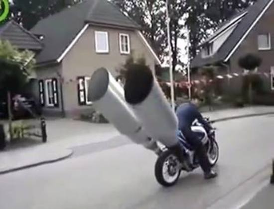 Po này đi đêm vào trong xóm thì sao ae ?? 