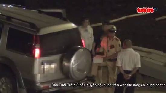 CSGT "làm luật " ở của ngõ sân bay Tân Sơn Nhất