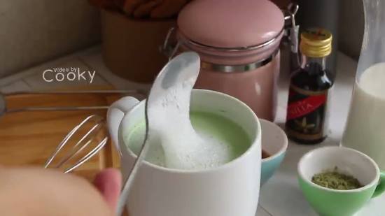 Cách làm trà xanh bọt sữa cực bổ dưỡng tại nhà 