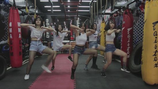 Dance MV - Em Chưa 18| Khi mà anh chưa 18
