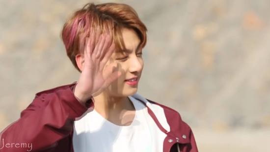 Jungkook dễ thương trên từng hành động