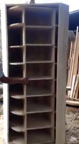Chiếc tủ gỗ vi diệu giúp tiết kiệm diện tích đồ đạc cho nhà bạn ;)