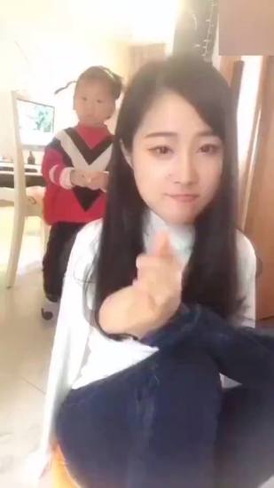 Cô gái tật nguyền và nghị lực sống phi thường